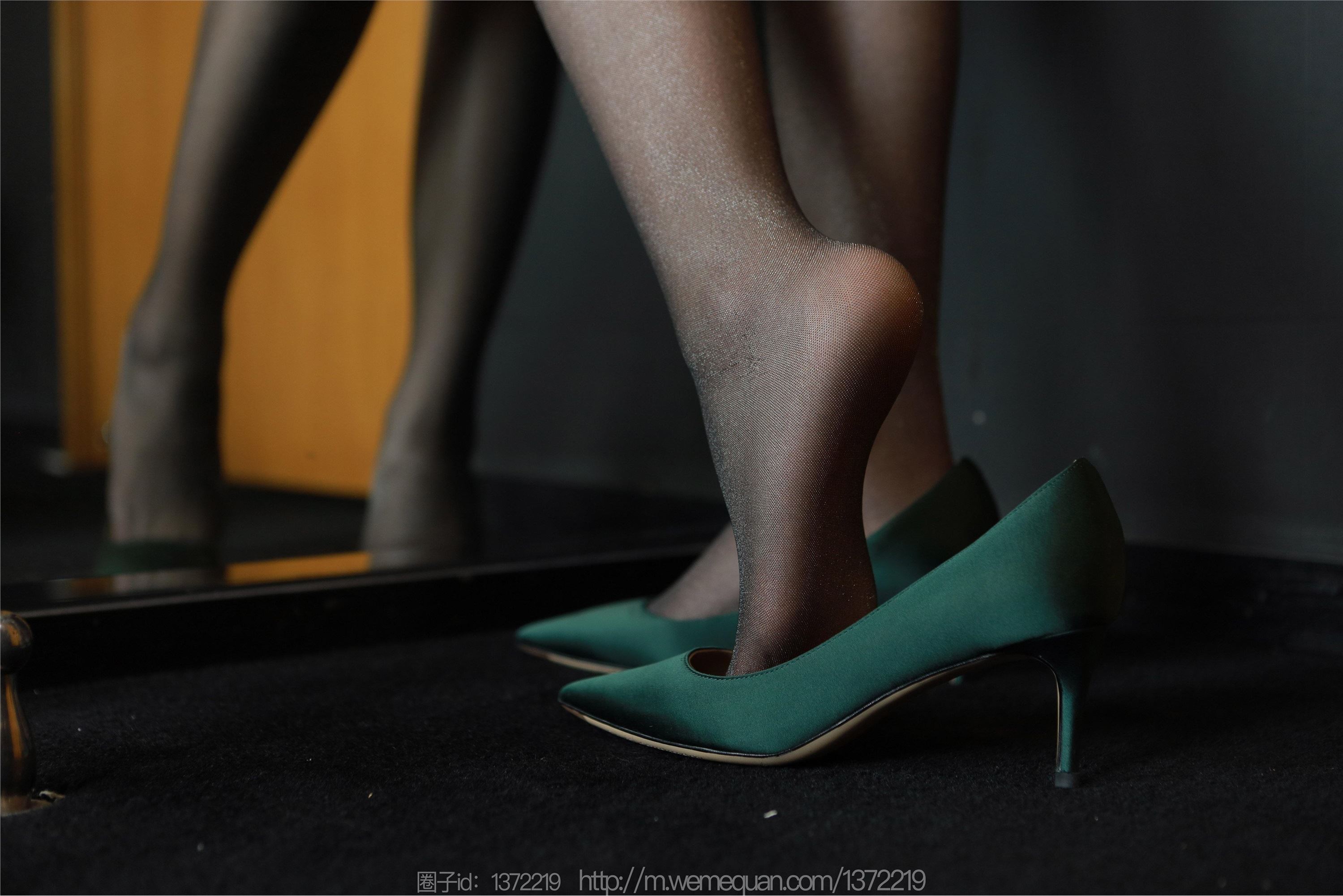 IESS异思趣向  2023.03.08 丝享家 1384 小婕《灰裙亮丝》